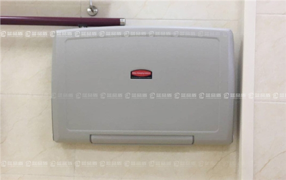 嬰兒護(hù)理臺(tái)113.jpg 嬰兒護(hù)理臺(tái)113.jpg