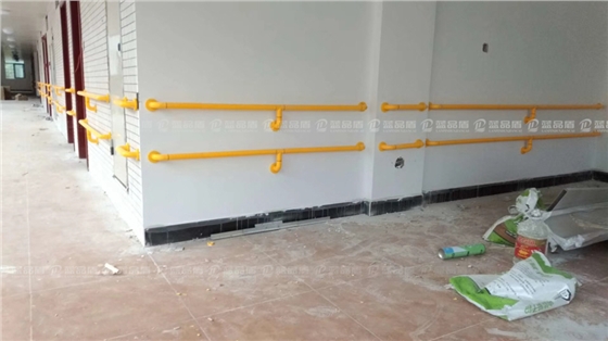 康復中心走廊扶手3.jpg 康復中心走廊扶手3.jpg