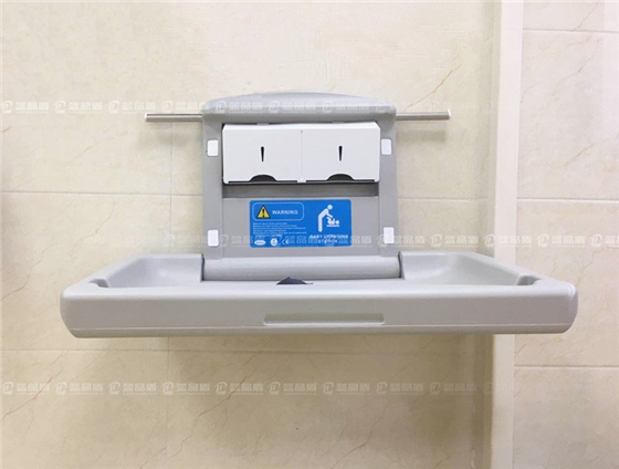 嬰兒護理臺111.jpg 嬰兒護理臺111.jpg