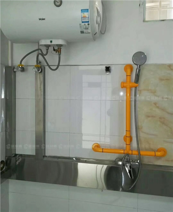 帶淋浴夾扶手.jpg 帶淋浴夾扶手.jpg