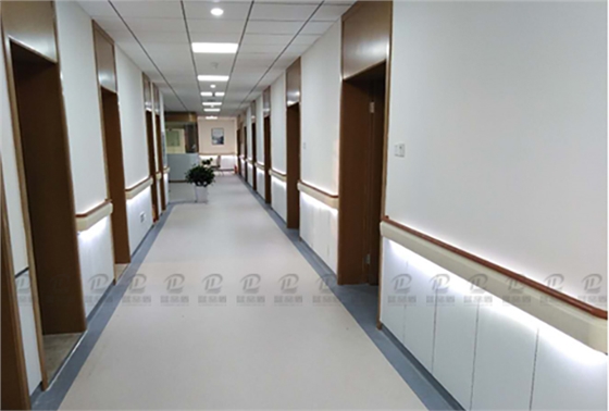 醫院走道無障礙扶手