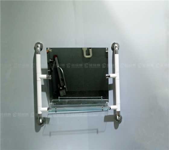 帶沐浴鏡扶手.jpg 帶沐浴鏡扶手.jpg