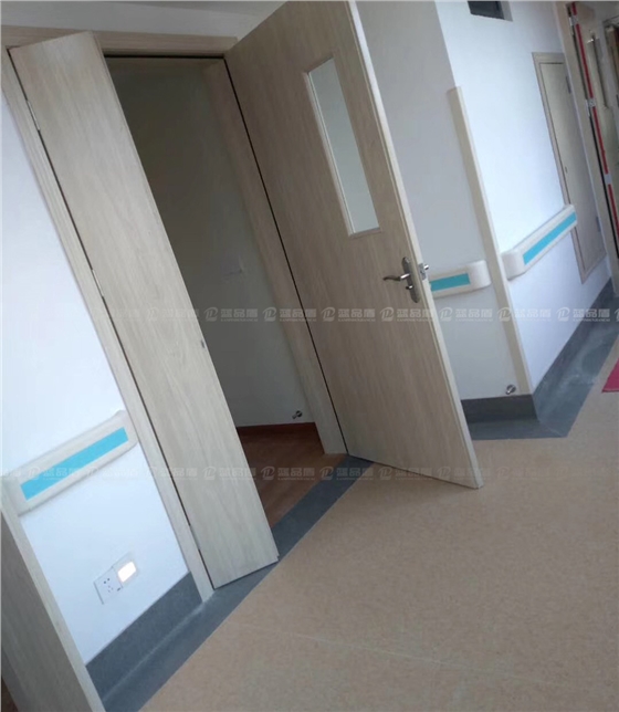 帶夜光扶手1.jpg 帶夜光扶手1.jpg