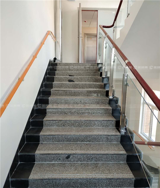 生產(chǎn)醫(yī)用尼龍扶手的廠.jpg 生產(chǎn)醫(yī)用尼龍扶手的廠.jpg