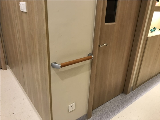 西安醫院走道扶手.jpg 西安醫院走道扶手.jpg