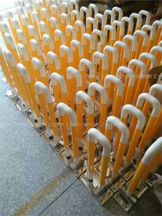 公共衛生間扶手.jpg 公共衛生間扶手.jpg