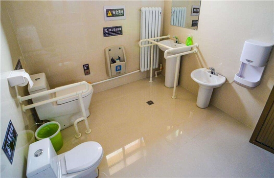 公共衛生間無障礙扶手.jpg 公共衛生間無障礙扶手.jpg