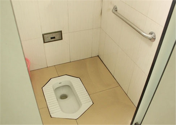 衛(wèi)生間扶手老人不銹鋼.jpg 衛(wèi)生間扶手老人不銹鋼.jpg