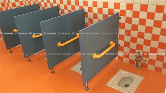 幼兒園廁所扶手.jpg 幼兒園廁所扶手.jpg