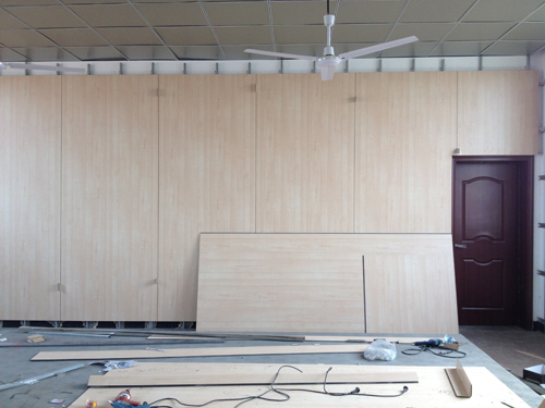 整體墻面施工現場2.jpg 整體墻面施工現場2.jpg