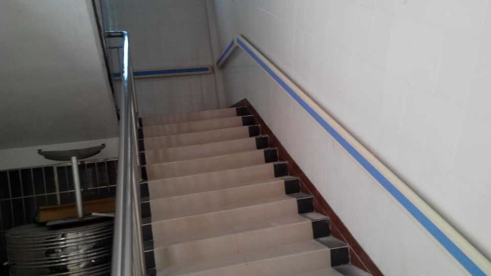 【遼寧】沈陽市東藥集團(tuán)有限公司采購500米140防撞扶手