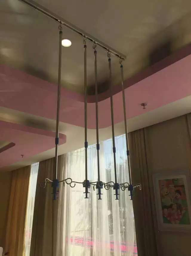 【天軌輸液架】越來越多的客戶選擇藍(lán)品盾家的 【天軌輸液架】越來越多的客戶選擇藍(lán)品盾家的