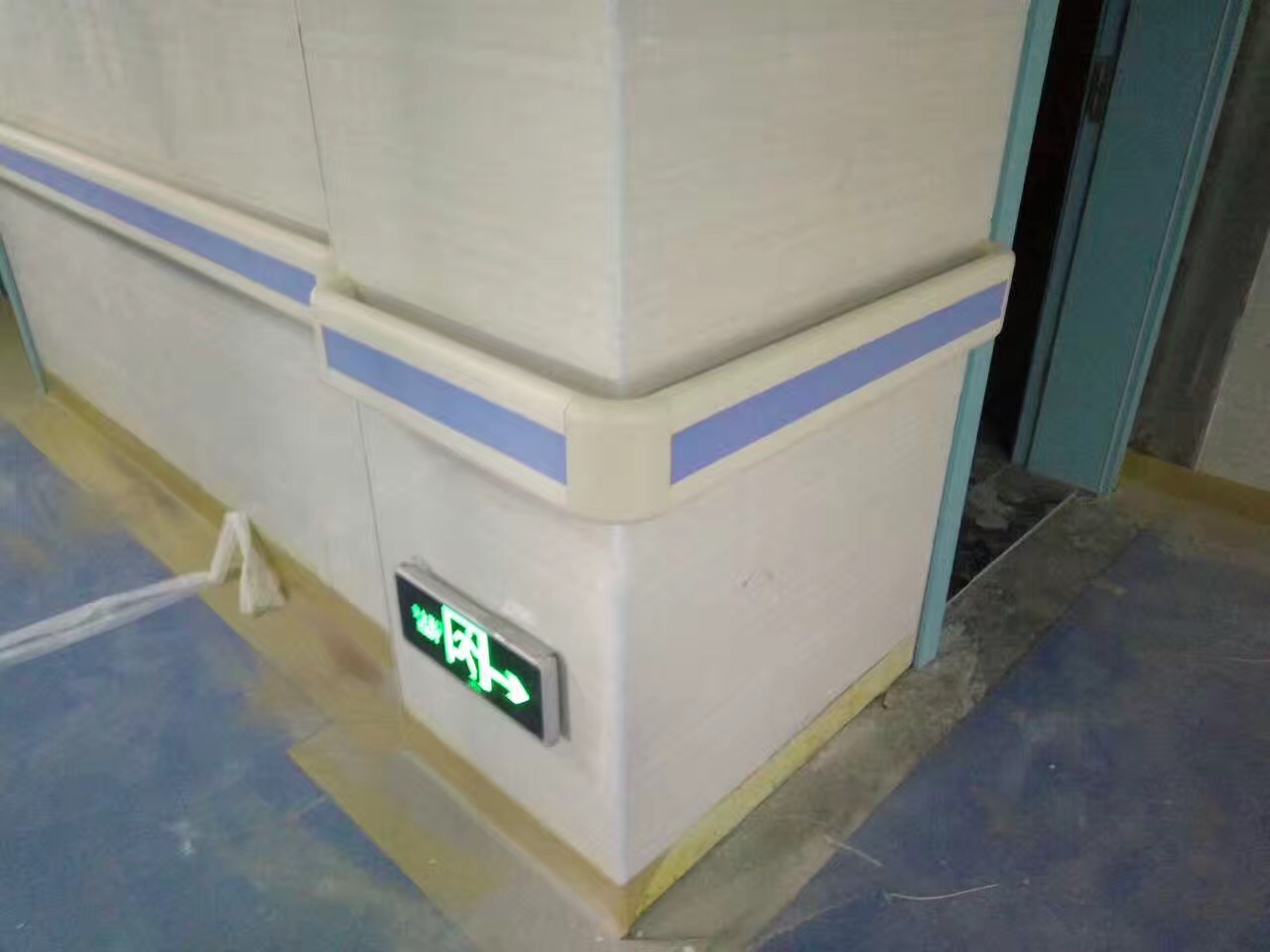 【甘肅】樂縣人民醫(yī)院安裝的是140款防撞扶手 【甘肅】樂縣人民醫(yī)院安裝的是140款防撞扶手