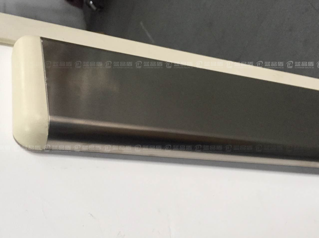 152不銹鋼護(hù)墻板111.jpg 152不銹鋼護(hù)墻板111.jpg