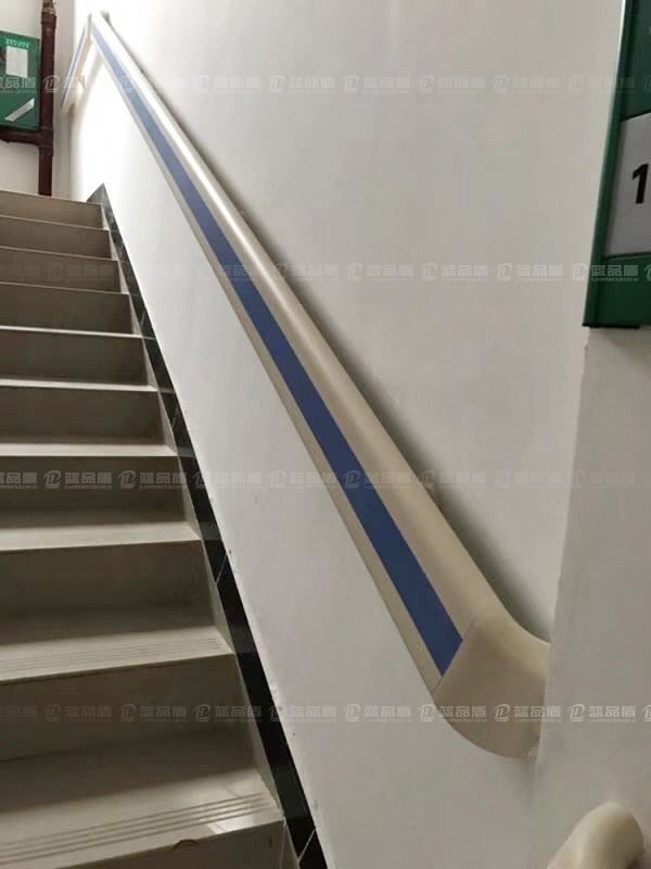 【廣西】桂林資源縣人民醫院里的PVC防撞扶手安裝效果圖 【廣西】桂林資源縣人民醫院里的PVC防撞扶手安裝效果圖