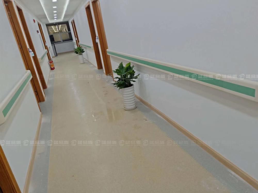 【廣西】南寧市橫縣人民醫院里的PVC扶手,這個顏色真的漂亮 【廣西】南寧市橫縣人民醫院里的PVC扶手,這個顏色真的漂亮