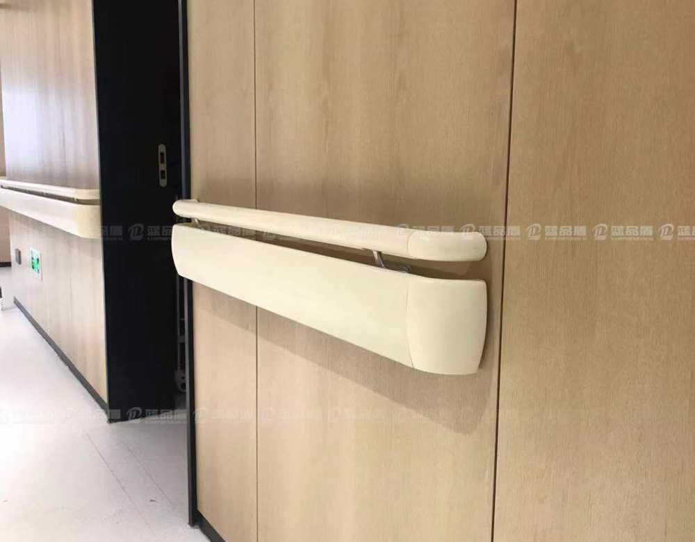 190防撞扶手.jpg 190防撞扶手.jpg