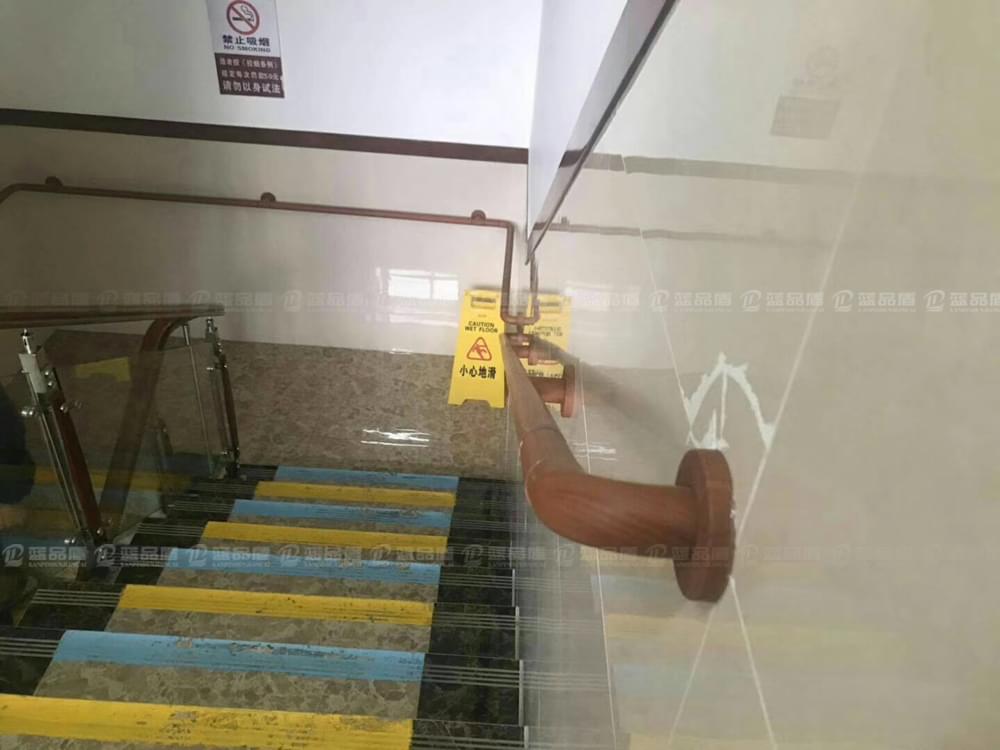 殘疾人通道扶手2.jpg 殘疾人通道扶手2.jpg