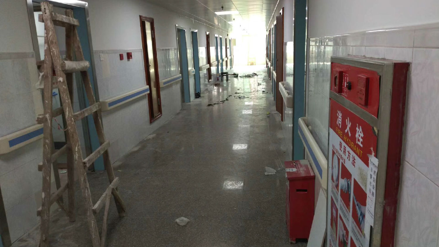 醫(yī)用走廊扶手廠家.jpg 醫(yī)用走廊扶手廠家.jpg