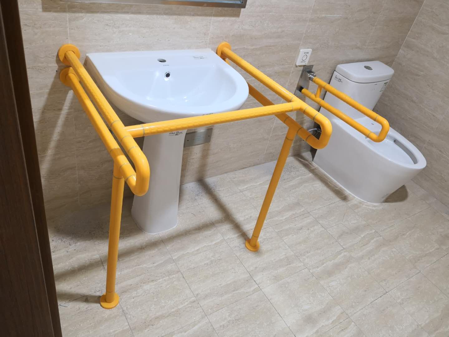 公共衛生間殘疾扶手.jpg 公共衛生間殘疾扶手.jpg