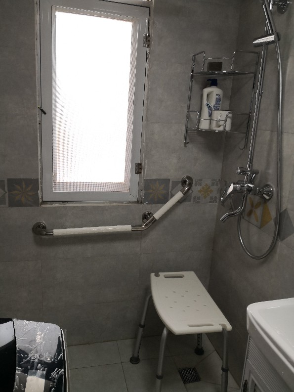 室內衛生間無障礙扶手.jpg 室內衛生間無障礙扶手.jpg