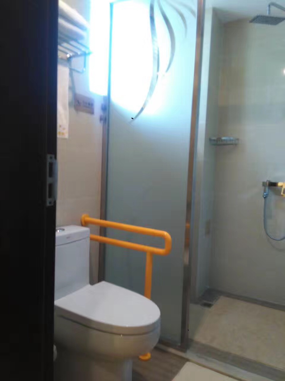 酒店無障礙房衛生間扶手.jpg 酒店無障礙房衛生間扶手.jpg
