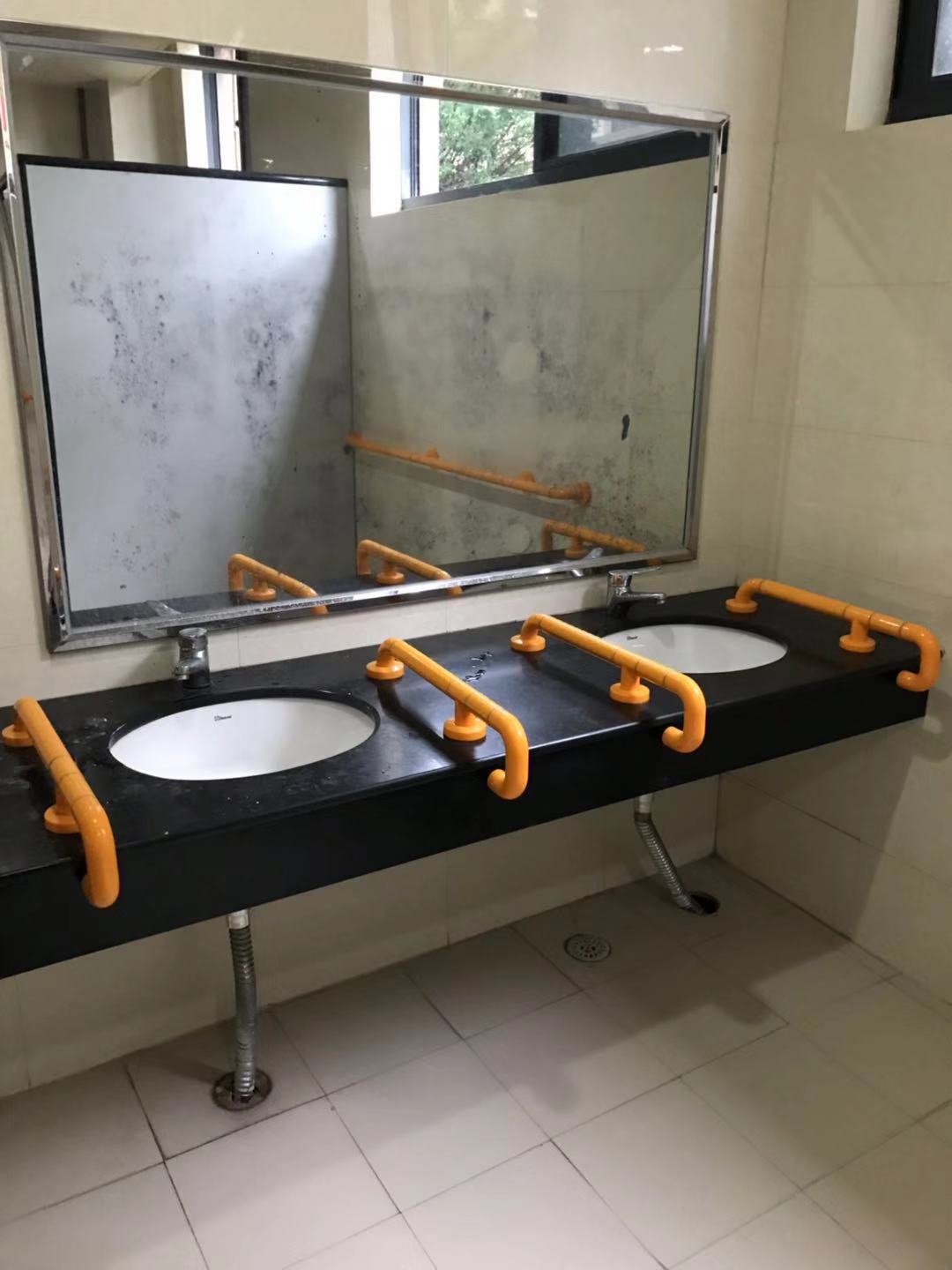 殘位衛生間洗手池扶手.jpg 殘位衛生間洗手池扶手.jpg