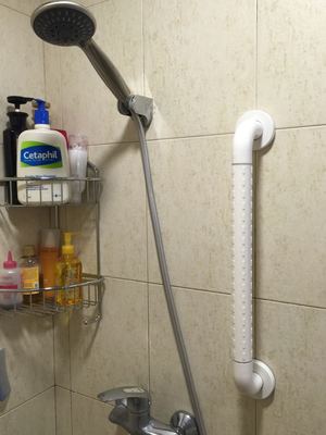 老人浴室扶手品牌.jpg 老人浴室扶手品牌.jpg