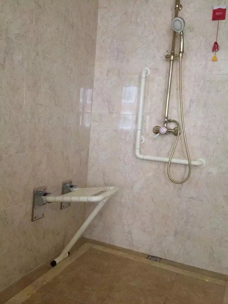 衛(wèi)生間老人扶手.jpg 衛(wèi)生間老人扶手.jpg