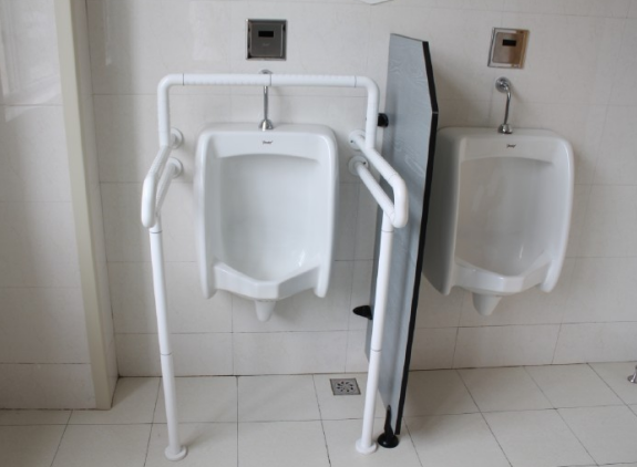 便于老人的廁所扶手 便于老人的廁所扶手