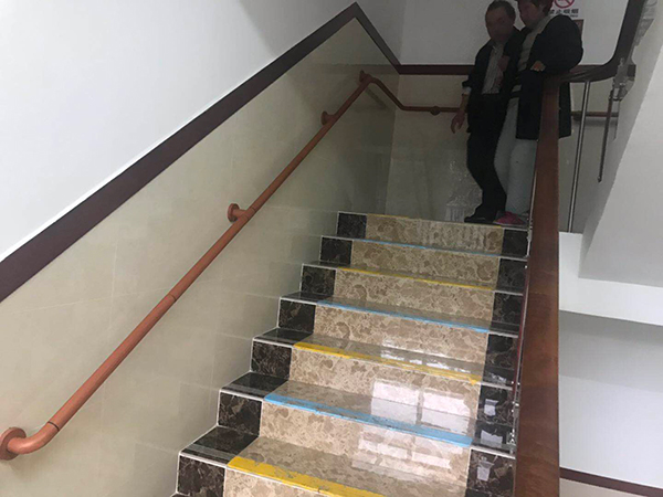 醫院走廊使用扶手 醫院走廊使用扶手