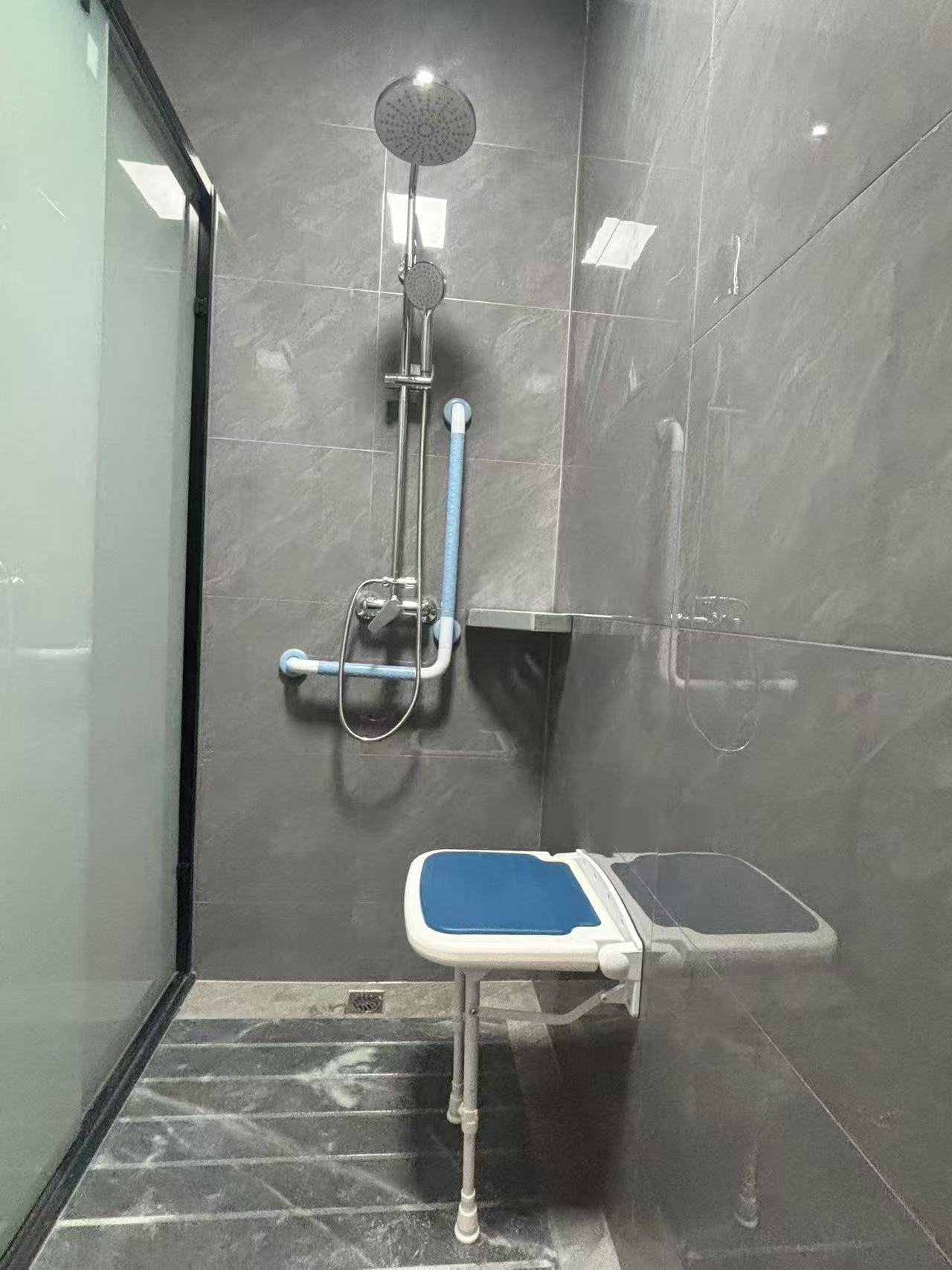 西安殘疾人服務中心定制新款無障礙扶手【藍品盾】