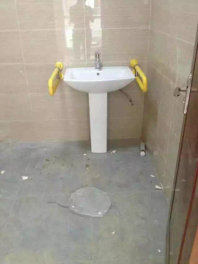 實(shí)惠價(jià)格買放心 藍(lán)品盾為“大連”衛(wèi)浴扶手客戶供貨